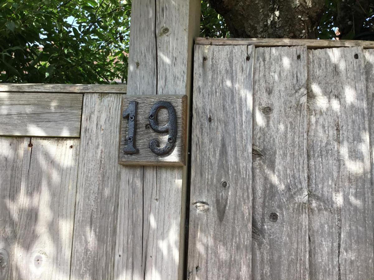 Number 19 B&B Chichester Exteriér fotografie
